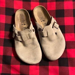 Betula Birkenstock tan suede clogs size 39 narrow